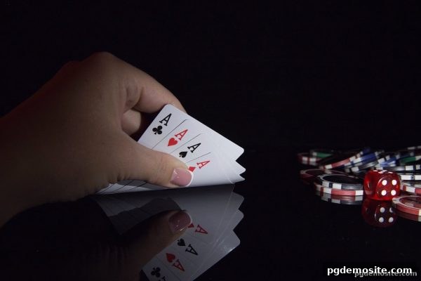 千年牌戏新篇章：pg电子试玩网带你领略推牌九的古今魅力